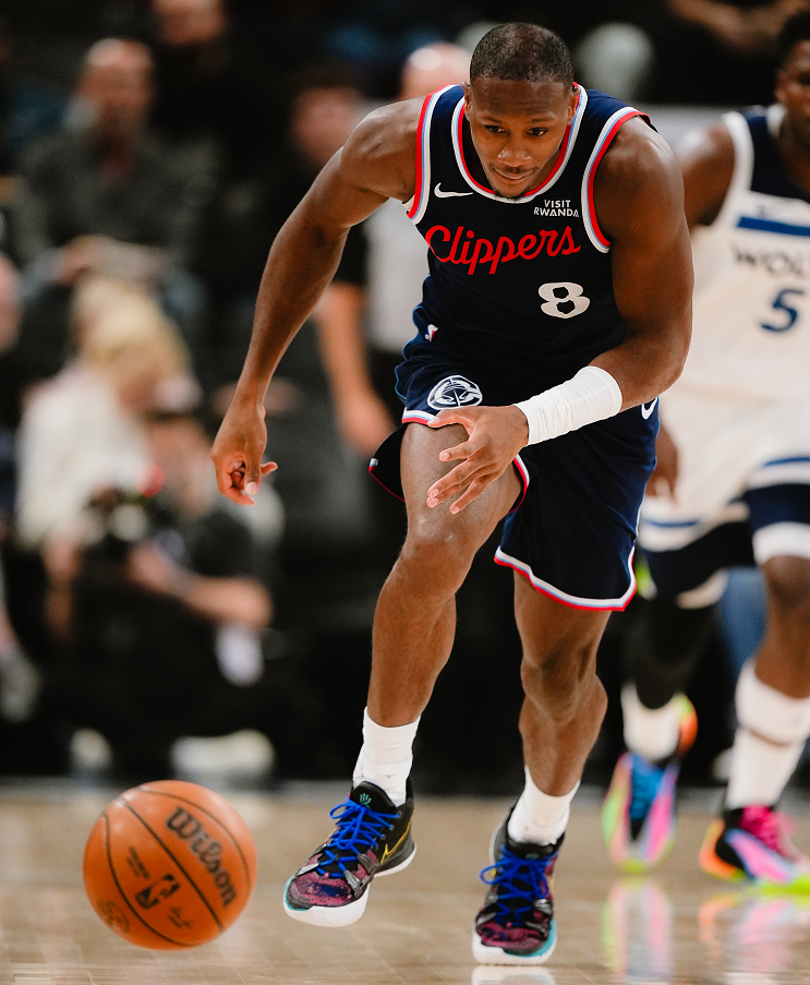 开云体育官方网站-小卡45+5+5+2创生涯新高，华子36分带不动兰德尔，快船大胜森林狼